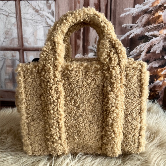Marc Jacobs Teddy the tote bag small beige EUC - Picture 3 of 16